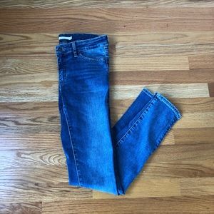 Size 28x32 Levi’s 711 Skinny Jean